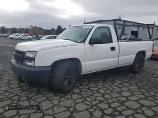 2006 Chevrolet Silverado 1500 LS z VIN 1GCEC14V36Z124910, wystawiony jako Copart lot #82015934 z przebiegiem 291 176 mil mil oraz Czysty tytuł • Clean title. Historia ofert i sprzedaży dostępna na DreamBid. Obrazek 1.