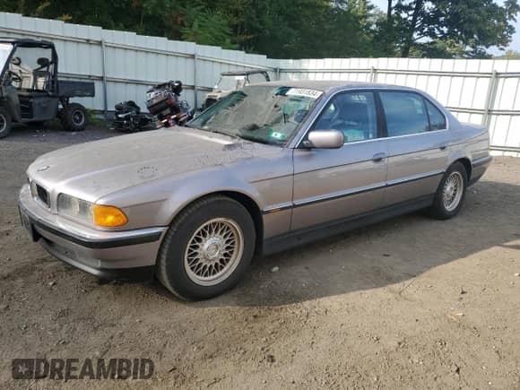 1998 BMW 7 Series 740iL with VIN WBAGJ8328WDM22149, listed as a Copart auction lot 71931834 with 200,382 mi miles and Clean title. Bid and sale history available at DreamBid. Image 1.