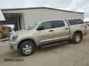 2007 Toyota Tundra SR5 z VIN 5TBDV54137S471126, wystawiony jako Copart lot #82684135 z przebiegiem 256 898 mil mil oraz Czysty tytuł • Clean title. Historia ofert i sprzedaży dostępna na DreamBid. Obrazek 1.