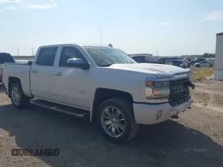 2017 Chevrolet Silverado 1500 High Country с VIN 3GCUKTEJXHG310839, выставлен на аукционе IAAI как лот 43220140 с пробегом 119 535 миль миль и . История ставок и продаж доступна на DreamBid. Изображение 1.
