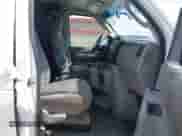 2013 Ford Econoline Cargo Commercial с VIN 1FTNE1EW9DDA17310, выставлен на аукционе IAAI как лот 41819974 с пробегом 211 118 миль миль и . История ставок и продаж доступна на DreamBid. Изображение 5.