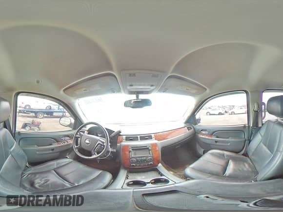 2010 Chevrolet Avalanche LT z VIN 3GNVKFE03AG111240, wystawiony jako Copart lot #56571345 z przebiegiem 199 799 mil mil oraz Szkoda całkowita • Salvage title. Historia ofert i sprzedaży dostępna na DreamBid. Obrazek 14.