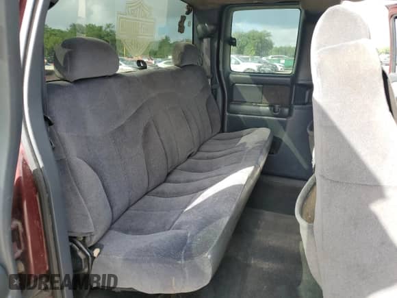 2001 GMC Sierra 1500 SLE z VIN 2GTEC19TX11273016, wystawiony jako Copart lot #71158645 z przebiegiem 306 098 mil mil oraz Szkoda całkowita • Salvage title. Historia ofert i sprzedaży dostępna na DreamBid. Obrazek 10.