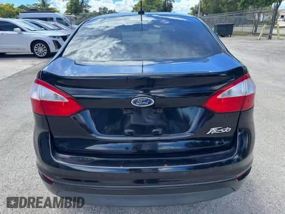 2016 Ford Fiesta S с VIN 3FADP4AJ0GM138016, выставлен на аукционе Copart как лот 69889705 с пробегом 78 813 миль миль и Чистый • Clean title. История ставок и продаж доступна на DreamBid. Изображение 6.