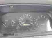 1999 Toyota Camry LE z VIN 4T1BG22K7XU443923, wystawiony jako Copart lot #61206005 z przebiegiem 265 239 mil mil oraz Czysty tytuł • Clean title. Historia ofert i sprzedaży dostępna na DreamBid. Obrazek 9.