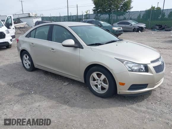 2014 Chevrolet Cruze 1LT с VIN 1G1PC5SB2E7317013, выставлен на аукционе IAAI как лот 43334110 с пробегом Не указан миль и . История ставок и продаж доступна на DreamBid. Изображение 1.
