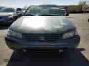 1999 Toyota Camry LE z VIN JT2BG28KXX0359137, wystawiony jako Copart lot #85011045 z przebiegiem 158 951 mil mil oraz Czysty tytuł • Clean title. Historia ofert i sprzedaży dostępna na DreamBid. Obrazek 5.