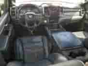 2020 Ram 1500 Limited z VIN 1C6SRFHM6LN319703, wystawiony jako Copart lot #51682135 z przebiegiem 70 459 mil mil oraz Szkoda całkowita • Salvage title. Historia ofert i sprzedaży dostępna na DreamBid. Obrazek 8.