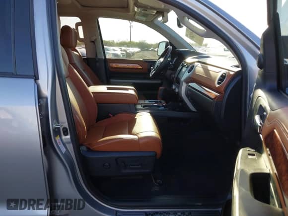 2019 Toyota Tundra SR5 с VIN 5TFAY5F17KX845478, выставлен на аукционе IAAI как лот 41155651 с пробегом 42 291 миль миль и . История ставок и продаж доступна на DreamBid. Изображение 5.