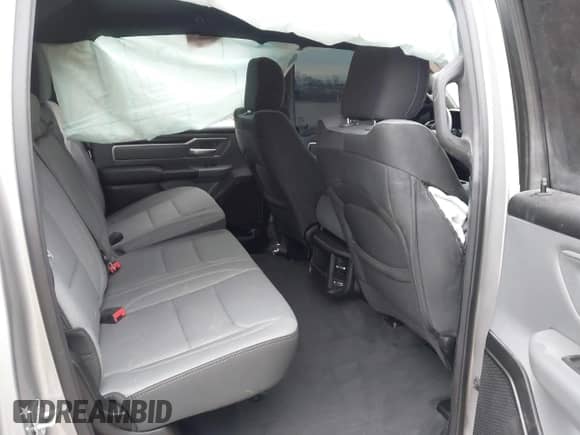 2021 Ram 1500 Big Horn z VIN 1C6SRFFT3MN796441, wystawiony jako IAAI lot #41318474 z przebiegiem 49 523 mil mil oraz . Historia ofert i sprzedaży dostępna na DreamBid. Obrazek 8.