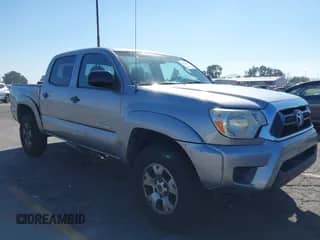 2014 Toyota Tacoma PreRunner with VIN 5TFJX4GN7EX029728, listed as a IAAI auction lot 43529931 with 220,690 mi miles and . Bid and sale history available at DreamBid. Image 1.