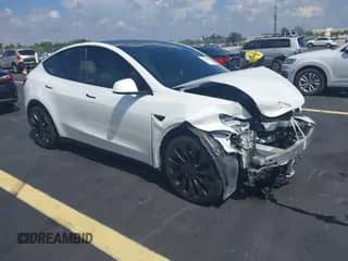 2022 Tesla Model Y Performance with VIN 7SAYGDEFXNF567637, listed as a IAAI auction lot 43044020 with 35,380 mi miles and . Bid and sale history available at DreamBid. Image 1.