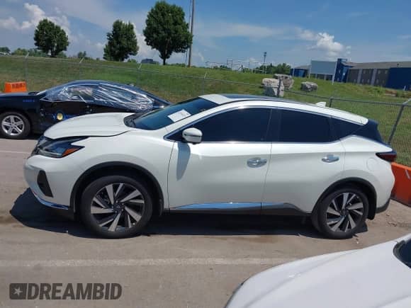 2024 Nissan Murano SL z VIN 5N1AZ2CJ1RC109682, wystawiony jako IAAI lot #42696525 z przebiegiem 12 845 mil mil oraz . Historia ofert i sprzedaży dostępna na DreamBid. Obrazek 14.