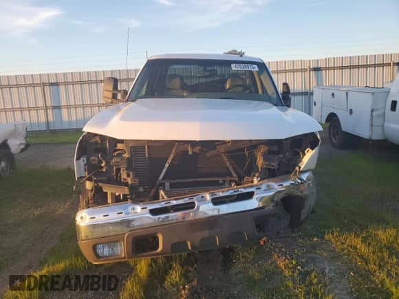 2006 Chevrolet Silverado 3500 SRW Wrk Trk с VIN 1GCHK33DX6F143072, выставлен на аукционе Copart как лот 47038915 с пробегом 295 279 миль миль и Списание • Salvage title. История ставок и продаж доступна на DreamBid. Изображение 5.