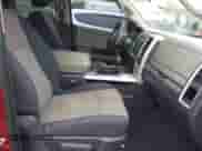 2011 Ram 1500 Big Horn z VIN 1D7RV1GT5BS613484, wystawiony jako IAAI lot #42350712 z przebiegiem 165 891 mil mil oraz . Historia ofert i sprzedaży dostępna na DreamBid. Obrazek 5.