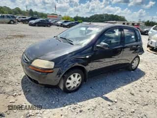 2005 Chevrolet Aveo LT с VIN KL1TG62635B497335, выставлен на аукционе Copart как лот 64550455 с пробегом 121 808 миль миль и Списание • Salvage title. История ставок и продаж доступна на DreamBid. Изображение 1.