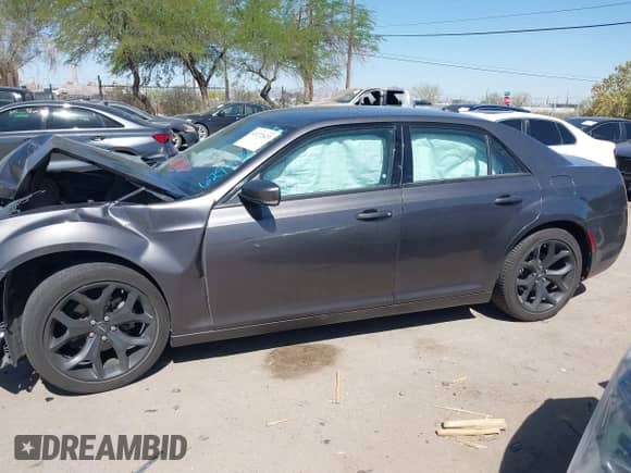 2021 Chrysler 300 S with VIN 2C3CCABG1MH629812, listed as a IAAI auction lot 42272423 with 77,816 mi miles and . Bid and sale history available at DreamBid. Image 13.
