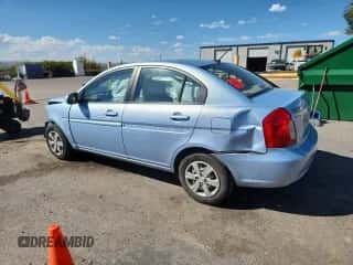 2011 Hyundai Accent GLS z VIN KMHCN4AC0BU621731, wystawiony jako Copart lot #72083325 z przebiegiem 121 720 mil mil oraz Szkoda całkowita • Salvage title. Historia ofert i sprzedaży dostępna na DreamBid. Obrazek 2.