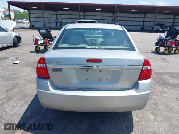2008 Chevrolet Malibu Classic LS 1FL с VIN 1G1ZS58FX8F114192, выставлен на аукционе IAAI как лот 42734170 с пробегом 211 387 миль миль и . История ставок и продаж доступна на DreamBid. Изображение 17.