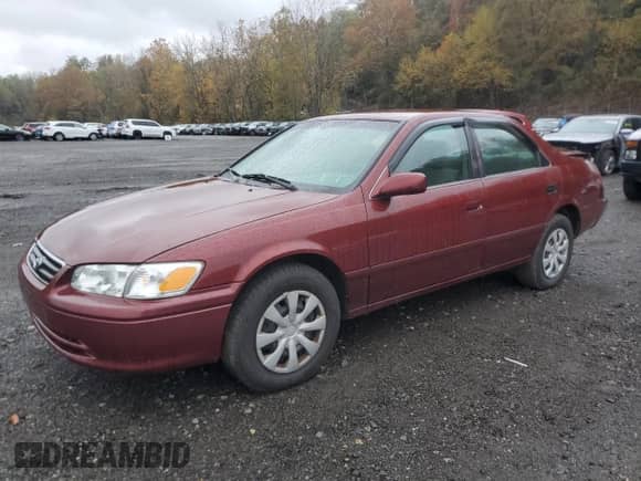 2000 Toyota Camry CE z VIN 4T1BG28K4YU958063, wystawiony jako Copart lot #89454495 z przebiegiem 169 712 mil mil oraz Szkoda całkowita • Salvage title. Historia ofert i sprzedaży dostępna na DreamBid. Obrazek 1.