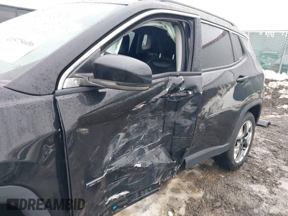 2019 Jeep Compass Limited with VIN 3C4NJCCB2KT667174, listed as a IAAI auction lot 41575606 with 110,995 mi miles and . Bid and sale history available at DreamBid. Image 6.
