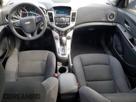 2015 Chevrolet Cruze LT z VIN 1G1PC5SBXF7180047, wystawiony jako Copart lot #82567915 z przebiegiem 147 844 mil mil oraz Szkoda całkowita • Salvage title. Historia ofert i sprzedaży dostępna na DreamBid. Obrazek 8.