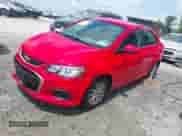 2017 Chevrolet Sonic LT z VIN 1G1JD5SHXH4117039, wystawiony jako IAAI lot #43046453 z przebiegiem 116 671 mil mil oraz . Historia ofert i sprzedaży dostępna na DreamBid. Obrazek 2.