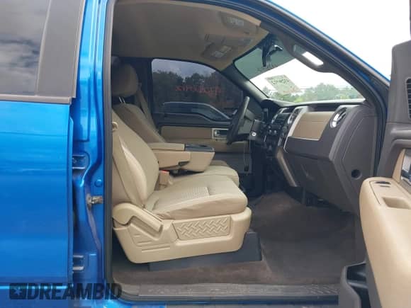 2010 Ford F-150 XL z VIN 1FTEW1E81AFC96122, wystawiony jako IAAI lot #43256912 z przebiegiem 100 585 mil mil oraz . Historia ofert i sprzedaży dostępna na DreamBid. Obrazek 5.