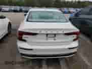 2024 Volvo S60 Plus Dark Theme z VIN 7JRL12FL3RG315372, wystawiony jako Copart lot #76577784 z przebiegiem 791 mil mil oraz Szkoda całkowita • Salvage title. Historia ofert i sprzedaży dostępna na DreamBid. Obrazek 6.