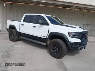 2024 Ram 1500 TRX z VIN 1C6SRFU94RN187518, wystawiony jako IAAI lot #43161859 z przebiegiem 12 343 mil mil oraz . Historia ofert i sprzedaży dostępna na DreamBid. Obrazek 1.