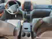 2007 Toyota Sienna XLE с VIN 5TDZK22C37S077781, выставлен на аукционе Copart как лот 70872105 с пробегом 21 773 миль миль и Чистый • Clean title. История ставок и продаж доступна на DreamBid. Изображение 8.