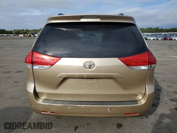 2011 Toyota Sienna LE z VIN 5TDJK3DC9BS019313, wystawiony jako Copart lot #80928715 z przebiegiem 188 179 mil mil oraz Szkoda całkowita • Salvage title. Historia ofert i sprzedaży dostępna na DreamBid. Obrazek 6.