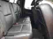 2009 Chevrolet Silverado 1500 LTZ z VIN 1GCEK39J89Z200663, wystawiony jako Copart lot #56285545 z przebiegiem 207 964 mil mil oraz Szkoda całkowita • Salvage title. Historia ofert i sprzedaży dostępna na DreamBid. Obrazek 10.