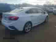 2017 Chevrolet Cruze Premier z VIN 1G1BF5SM5H7157488, wystawiony jako Copart lot #89528915 z przebiegiem 81 447 mil mil oraz Szkoda całkowita • Salvage title. Historia ofert i sprzedaży dostępna na DreamBid. Obrazek 3.