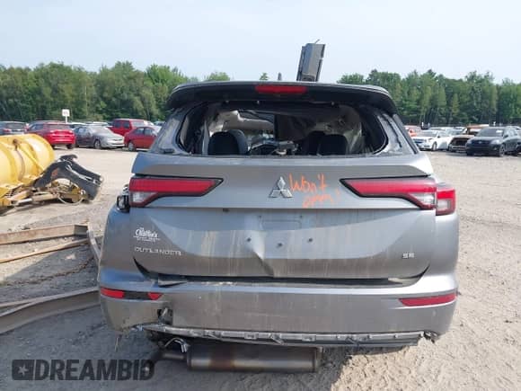 2023 Mitsubishi Outlander SE с VIN JA4J4UA88PZ058684, выставлен на аукционе IAAI как лот 42881145 с пробегом 61 440 миль миль и . История ставок и продаж доступна на DreamBid. Изображение 16.