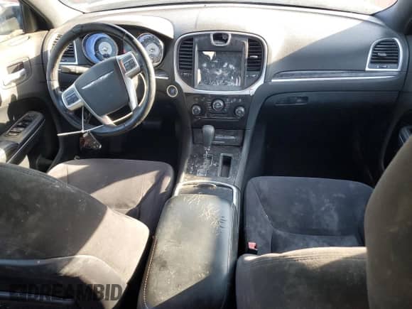 2011 Chrysler 300 с VIN 2C3CA4CG9BH536006, выставлен на аукционе Copart как лот 72088835 с пробегом 149 552 миль миль и Списание • Salvage title. История ставок и продаж доступна на DreamBid. Изображение 8.