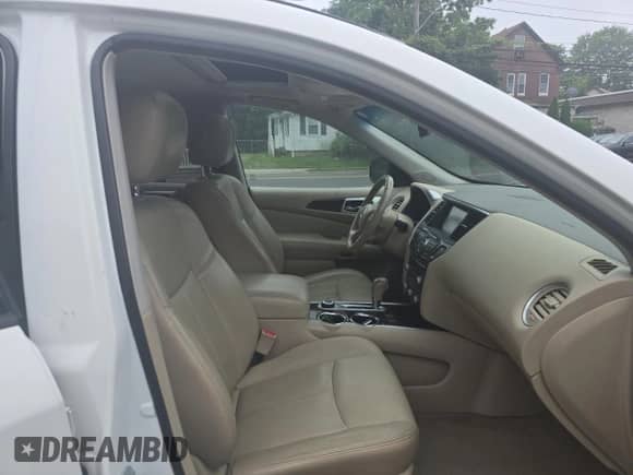 2014 Nissan Pathfinder Platinum Hybrid with VIN 5N1CR2MM0EC653814, listed as a Copart auction lot 61651985 with 156,604 mi miles and Clean title. Bid and sale history available at DreamBid. Image 5.
