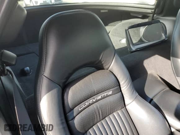 2004 Chevrolet Corvette с VIN 1G1YY22G945133794, выставлен на аукционе Copart как лот 90246975 с пробегом 31 411 миль миль и Списание • Salvage title. История ставок и продаж доступна на DreamBid. Изображение 10.