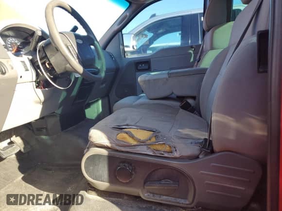 2005 Ford F-150 STX z VIN 1FTRX02W35KB81871, wystawiony jako Copart lot #85475915 z przebiegiem 236 842 mil mil oraz Szkoda całkowita • Salvage title. Historia ofert i sprzedaży dostępna na DreamBid. Obrazek 7.