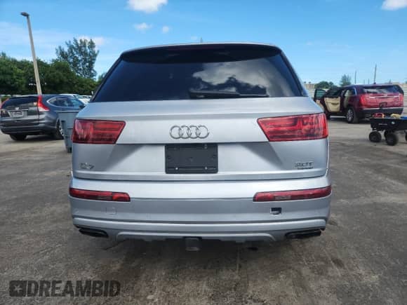 2017 Audi Q7 Premium Plus с VIN WA1LAAF70HD005038, выставлен на аукционе Copart как лот 81623175 с пробегом 153 322 миль миль и Списание • Salvage title. История ставок и продаж доступна на DreamBid. Изображение 6.