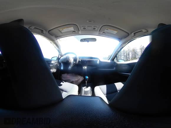 2016 Toyota Prius One z VIN JTDKDTB34G1139915, wystawiony jako IAAI lot #42744126 z przebiegiem 125 482 mil mil oraz . Historia ofert i sprzedaży dostępna na DreamBid. Obrazek 18.