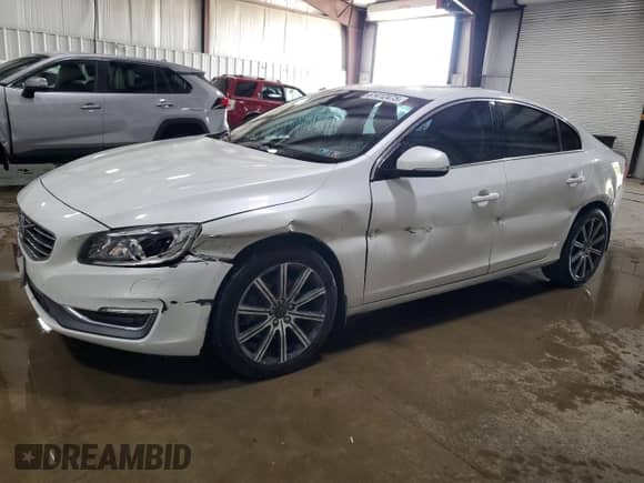 2017 Volvo S60 Inscription Platinum с VIN LYV402TM3HB146807, выставлен на аукционе Copart как лот 61412475 с пробегом 71 862 миль миль и Списание • Salvage title. История ставок и продаж доступна на DreamBid. Изображение 1.