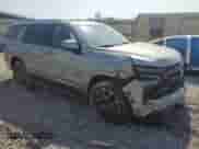 2025 Chevrolet Tahoe RST z VIN 1GNS6RRD2SR106232, wystawiony jako Copart lot #81421285 z przebiegiem 10 922 mil mil oraz Szkoda całkowita • Salvage title. Historia ofert i sprzedaży dostępna na DreamBid. Obrazek 4.