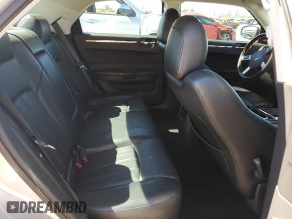 2008 Chrysler 300 C Hemi with VIN 2C3KA63H98H140330, listed as a Copart auction lot 82515925 with 68,300 mi miles and Salvage title. Bid and sale history available at DreamBid. Image 10.