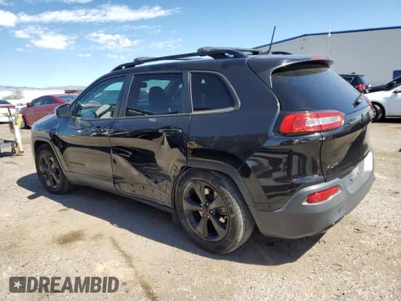 2016 Jeep Cherokee Latitude с VIN 1C4PJMCB8GW133886, выставлен на аукционе Copart как лот 85703255 с пробегом 137 119 миль миль и Списание • Salvage title. История ставок и продаж доступна на DreamBid. Изображение 2.
