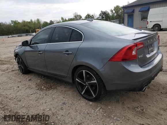 2016 Volvo S60 T5 Drive-E R-Design Special Edition with VIN YV126MFP2G2397495, listed as a Copart auction lot 51096265 with 81,059 mi miles and Salvage title. Bid and sale history available at DreamBid. Image 2.