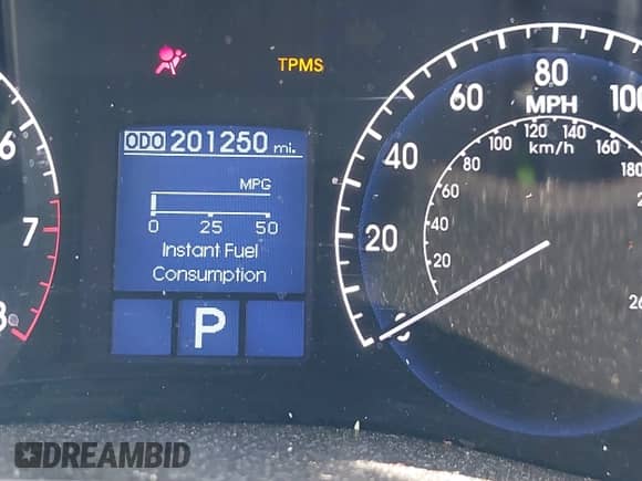 2011 Hyundai Genesis z VIN KMHGC4DF7BU113740, wystawiony jako IAAI lot #42998551 z przebiegiem 201 250 mil mil oraz . Historia ofert i sprzedaży dostępna na DreamBid. Obrazek 15.