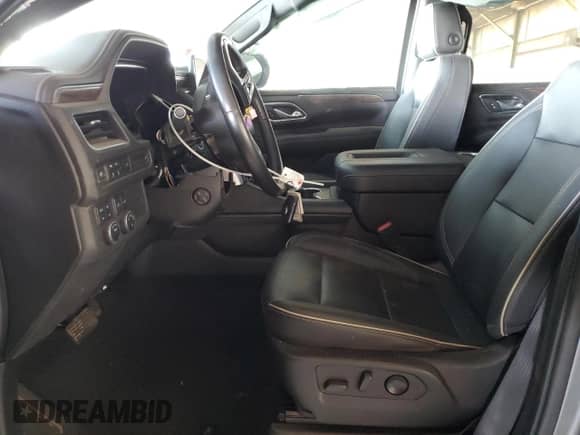 2022 Chevrolet Suburban Premier с VIN 1GNSKFKD0NR137682, выставлен на аукционе Copart как лот 42317075 с пробегом 51 164 миль миль и Чистый • Clean title. История ставок и продаж доступна на DreamBid. Изображение 7.