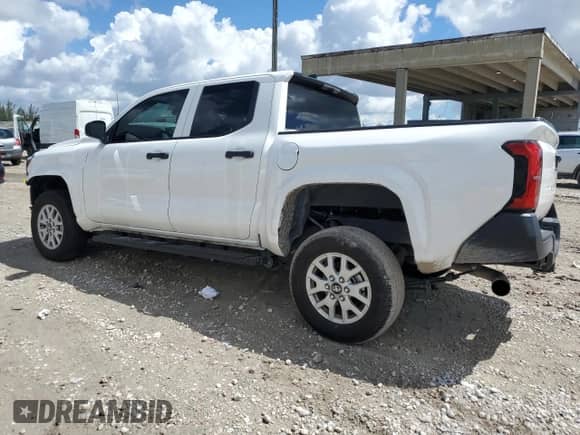 2025 Toyota Tacoma SR с VIN 3TYKD5HN3ST026011, выставлен на аукционе Copart как лот 80142185 с пробегом 7 865 миль миль и Списание • Salvage title. История ставок и продаж доступна на DreamBid. Изображение 2.