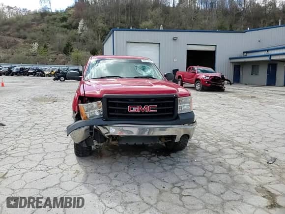 2011 GMC Sierra 1500 Work Truck z VIN 1GTN2TEA9BZ461182, wystawiony jako Copart lot #49573035 z przebiegiem 159 932 mil mil oraz Szkoda całkowita • Salvage title. Historia ofert i sprzedaży dostępna na DreamBid. Obrazek 10.